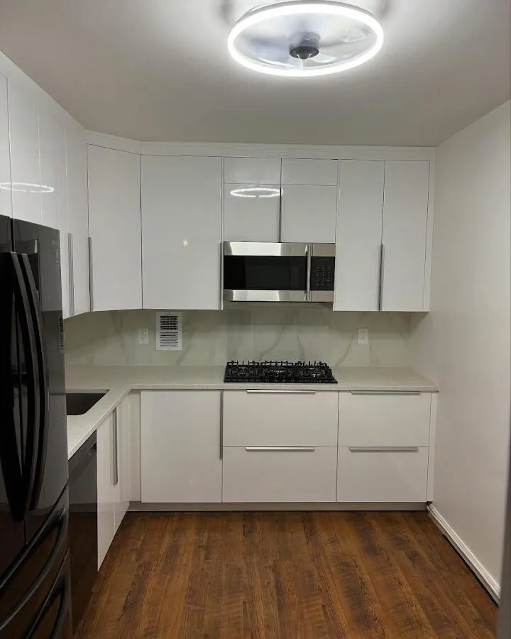Renovated kitchen with quartz countertops in Boonton